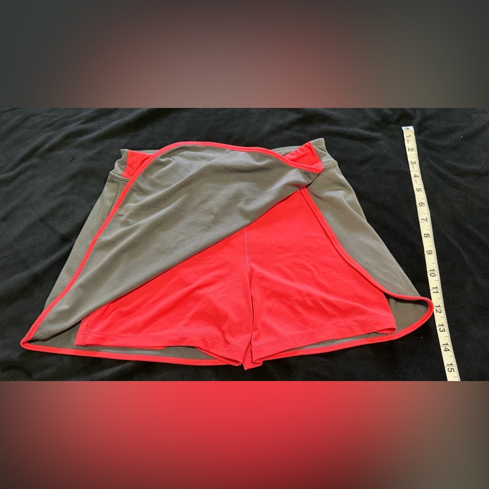Like New Large Girls Tennis Skirt Sizing in Pictures CUTE No Stains Flaws Piling - Picture 5 of 10